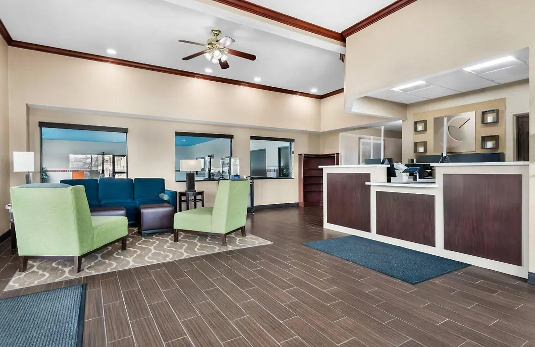 Comfort Inn & Suites North East-1