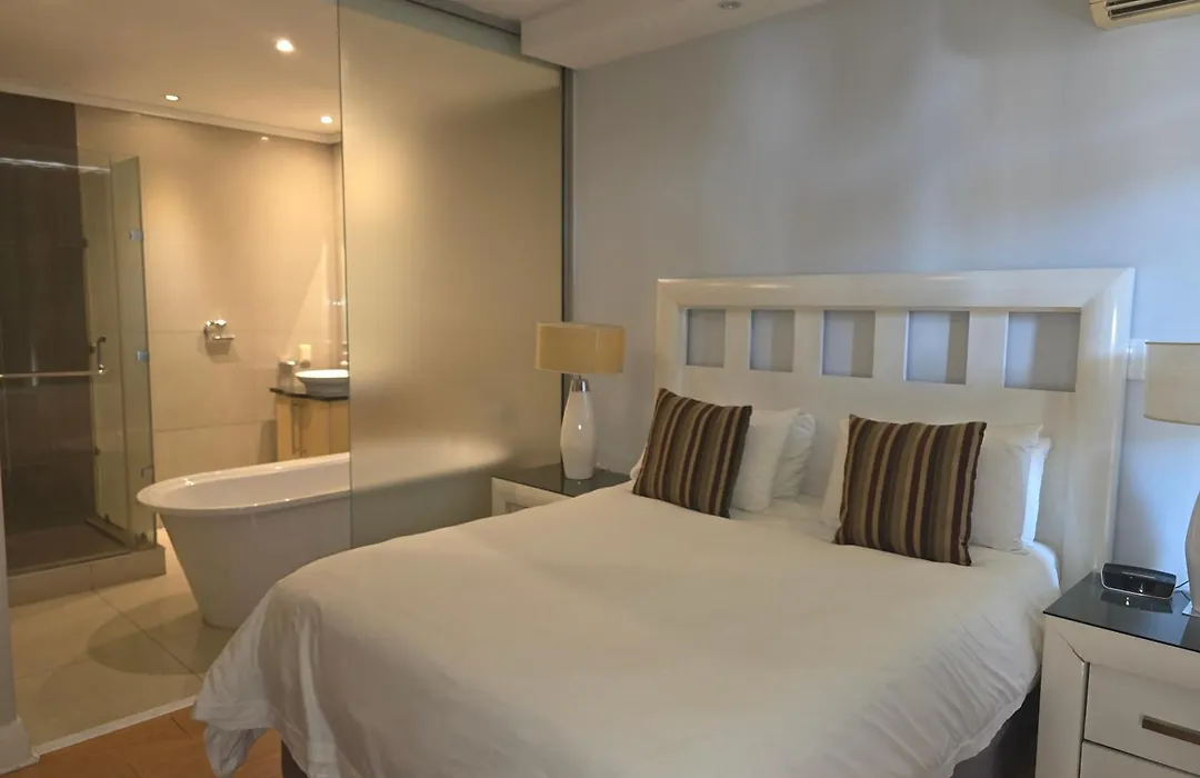 Glammys Suites At Hydro Park-1