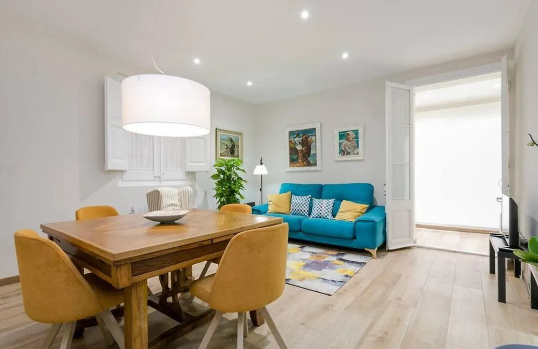 Lovely Designed House Connected To Center-1