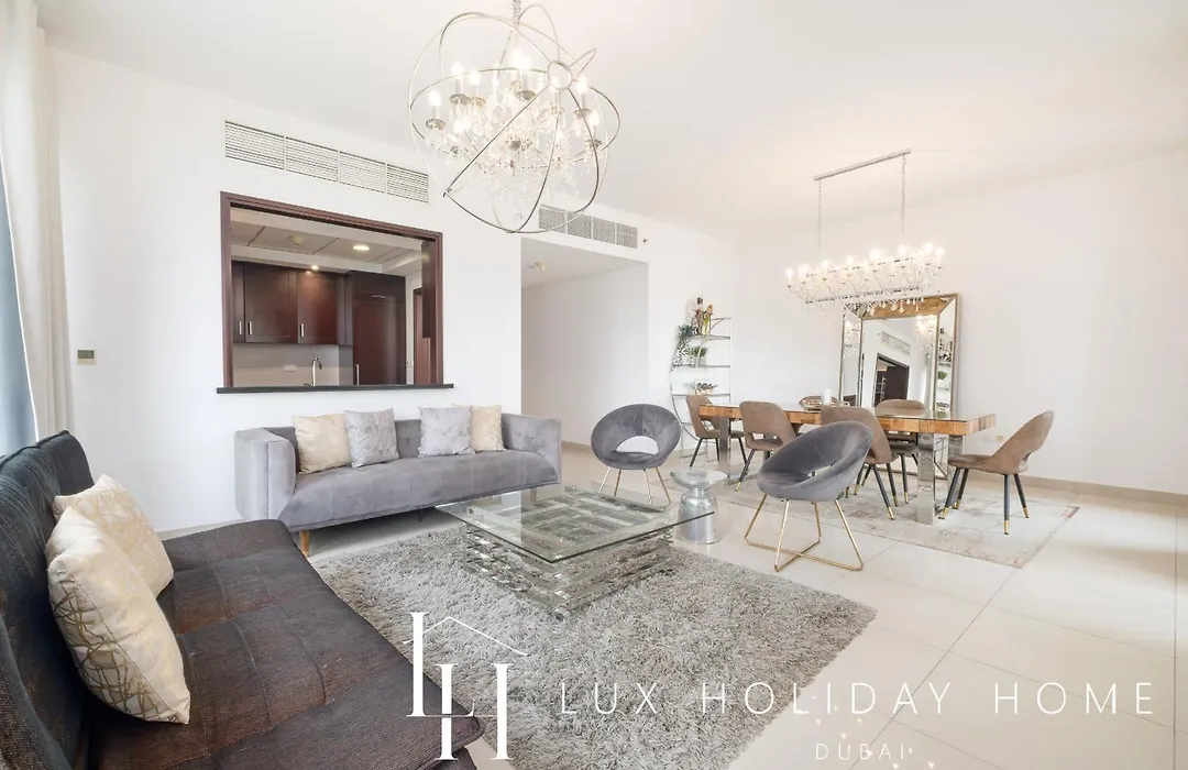 Lux - The Downtown Blvd Suite-1