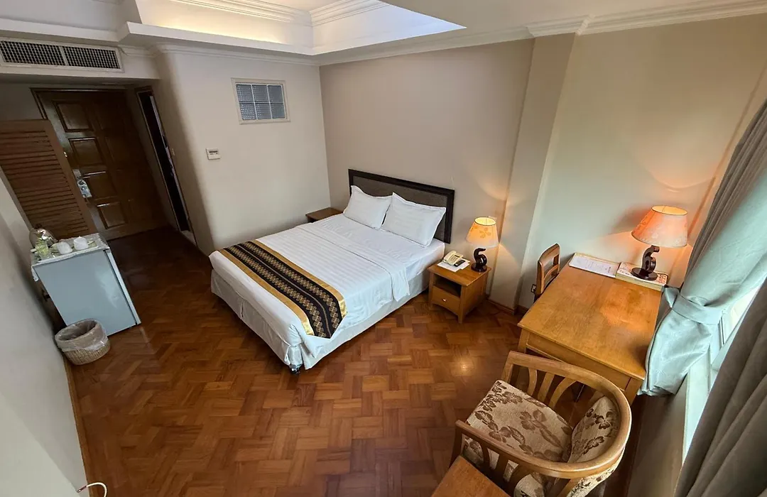 Grand Laurel Hotel-1