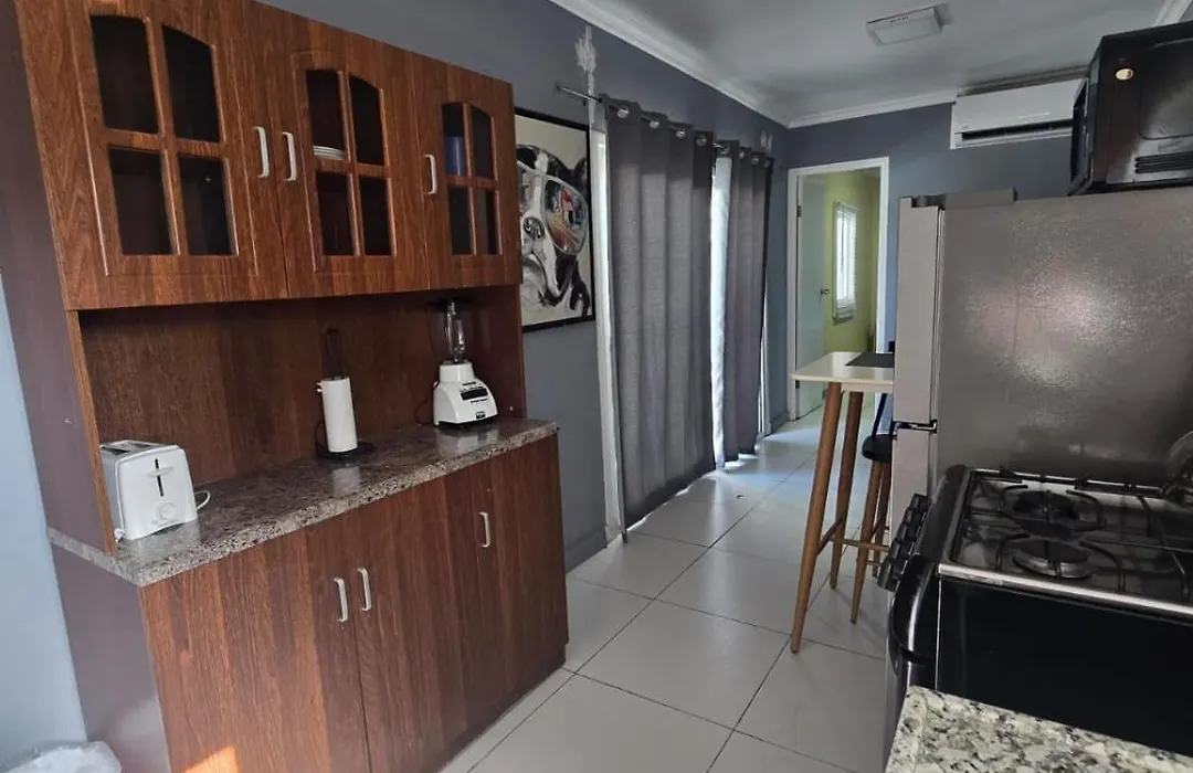 Pista Q Hostel And Apartments-1