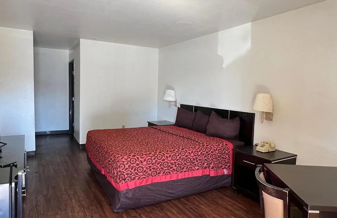 American Inn & Suites-1