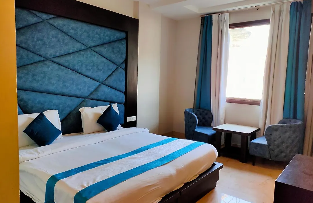 Hotel Crimson Palace-1