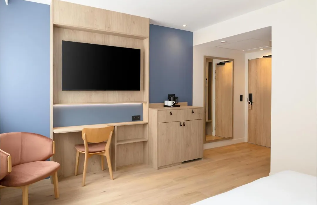Hampton By Hilton Paris Charles De Gaulle Airport-1