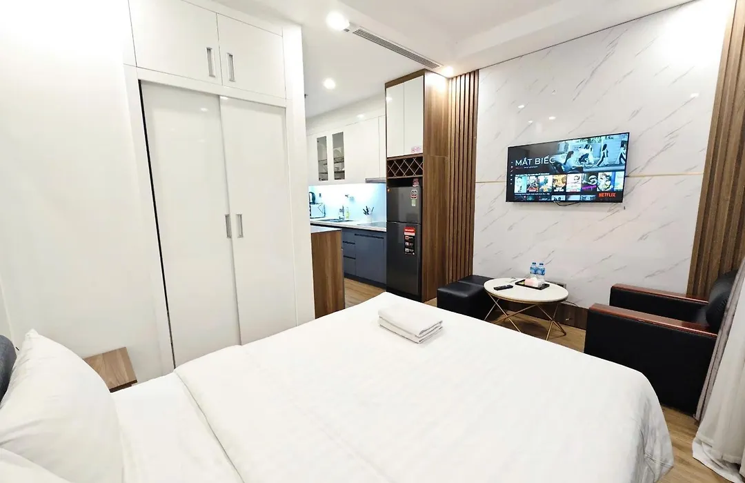 Luxury Studio In Vinhomes Green Bay, 25' To Airport, Gym, Swimming Pools-1