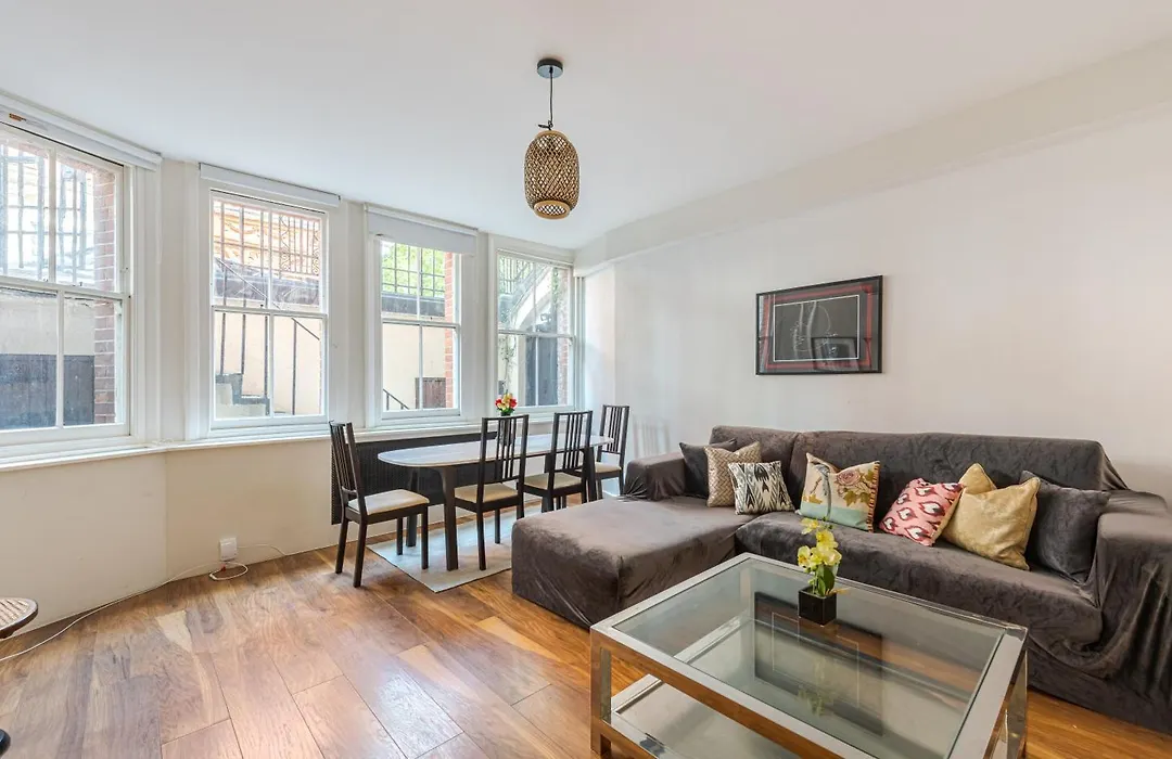 2 Bedrooms 2 Bathrooms Harrods-1