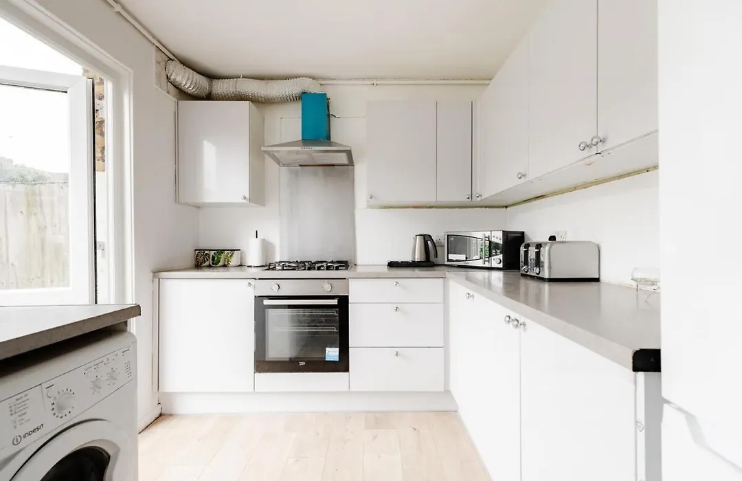 3Br, Sleep6,Contractors,Families 2 Min To Westham & Starlane-1