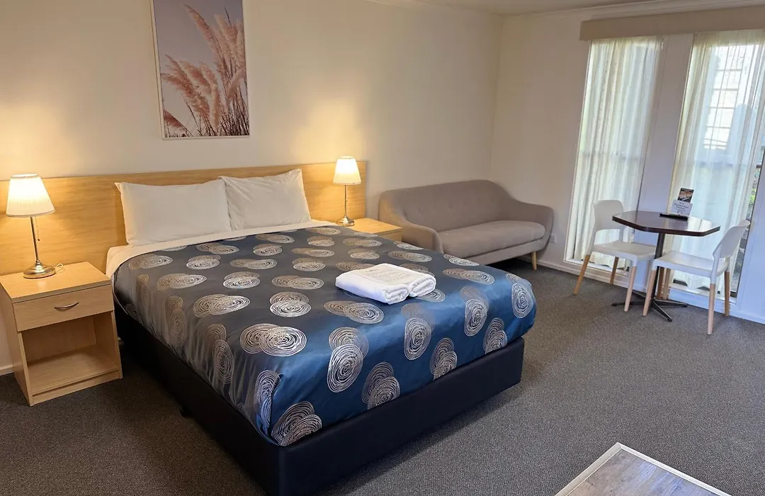 Tropicana Motor Inn-1