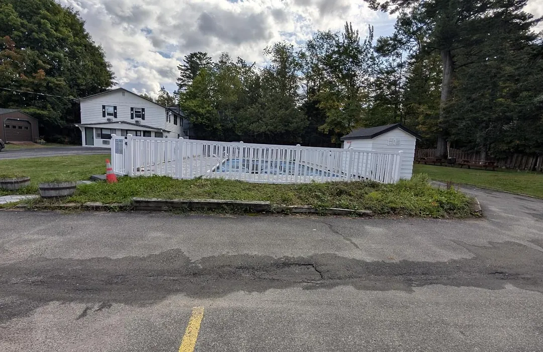 Maple Leaf Inn Lake Placid-1