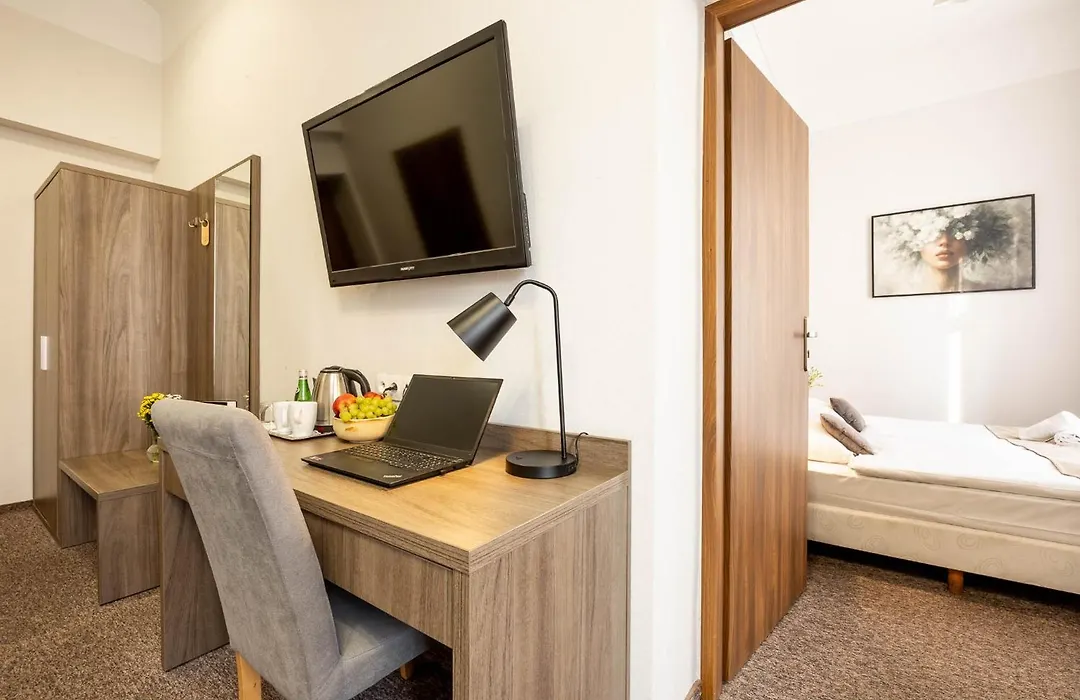 Hotel Polonia Centrum-1
