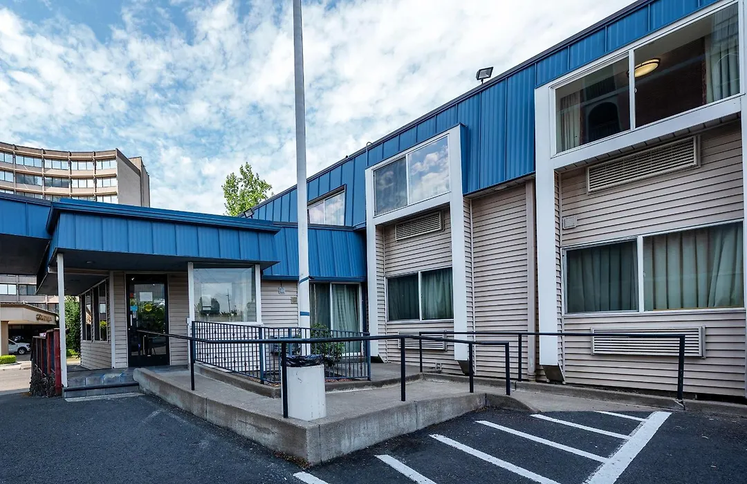District Hotel By Oyo Portland Convention Center-1