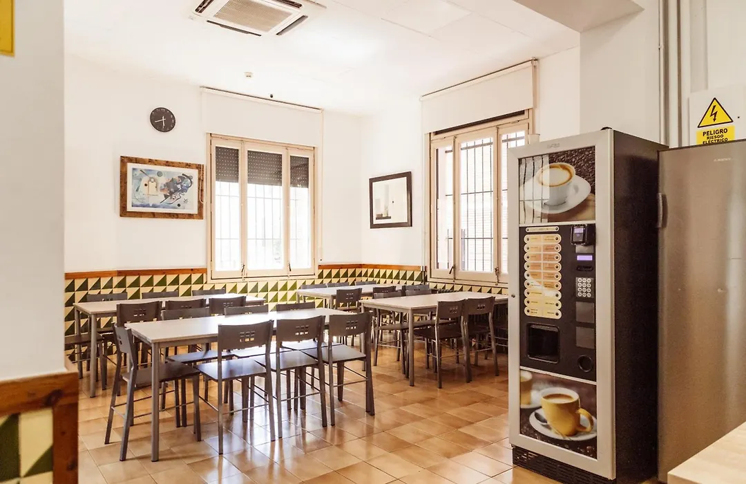 Leevin Stay Hostel-1
