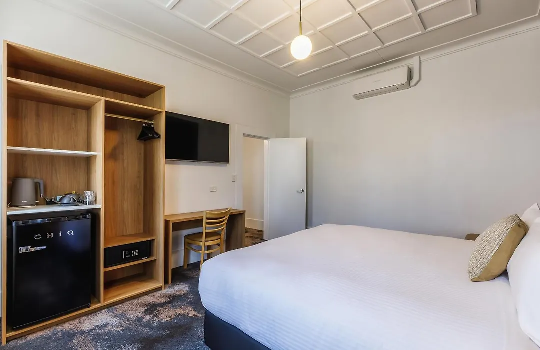 Royal Exhibition Hotel-1