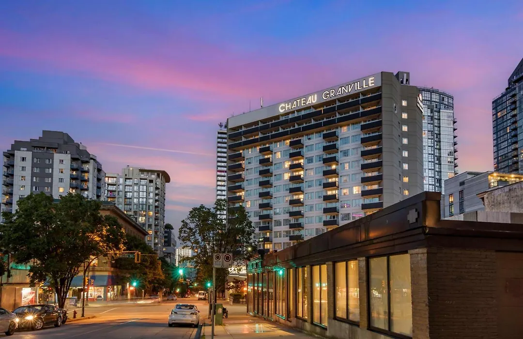 Best Western Premier Chateau Granville Hotel & Suites & Conference Centre-1