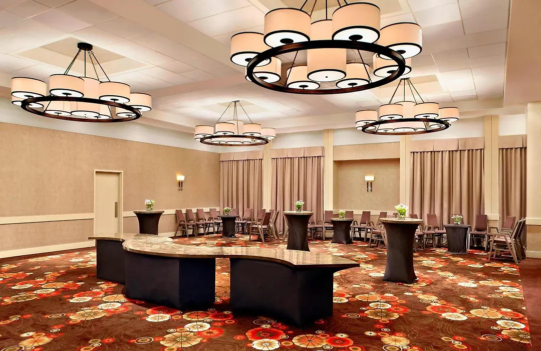 Sheraton Cavalier Calgary Hotel-1