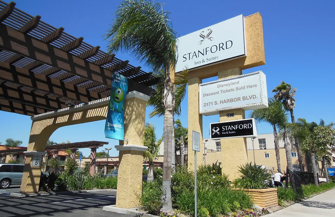 Stanford Inn & Suites Anaheim-1