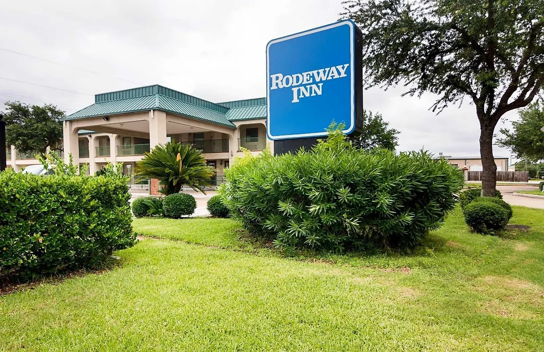 Rodeway Inn & Suites Hwy 290 Nw-1