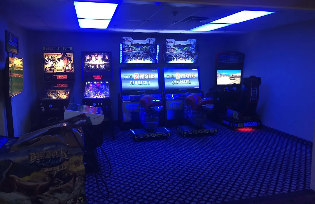 Ramada By Wyndham Niagara Falls/Fallsview-1