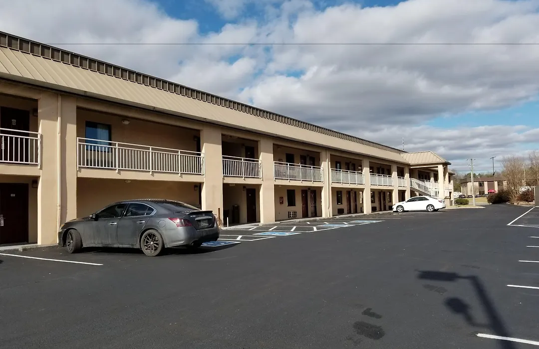Econo Lodge Inn & Suites Knoxville East-1