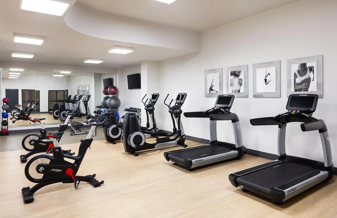Delta Hotels By Marriott Edmonton Centre Suites-1
