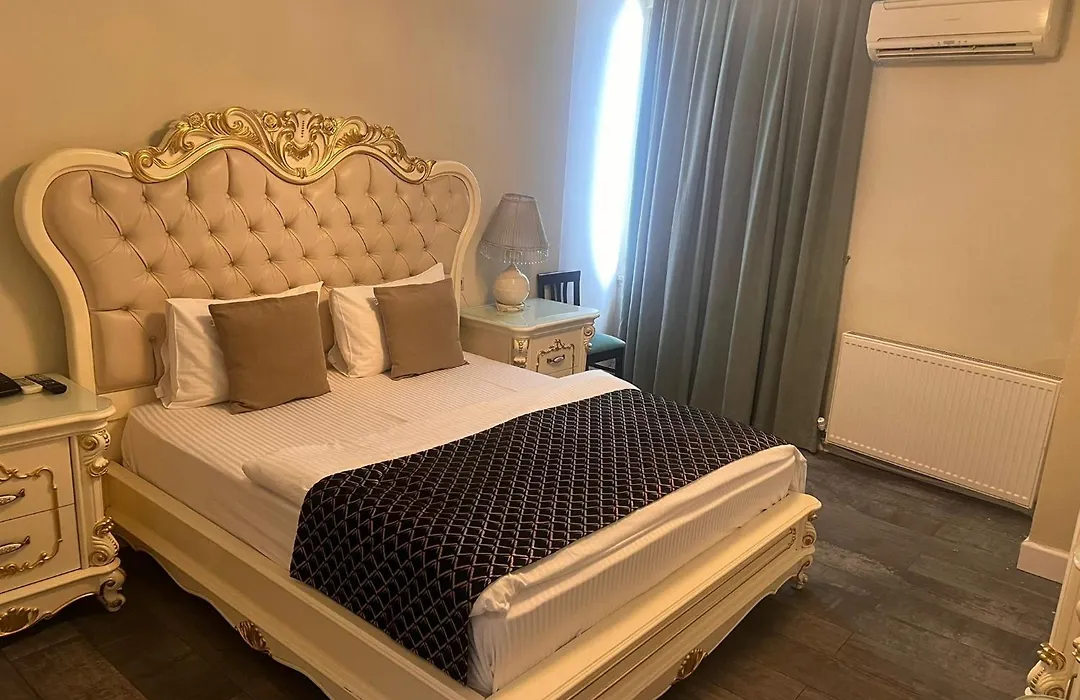 Best Town Hotel-1