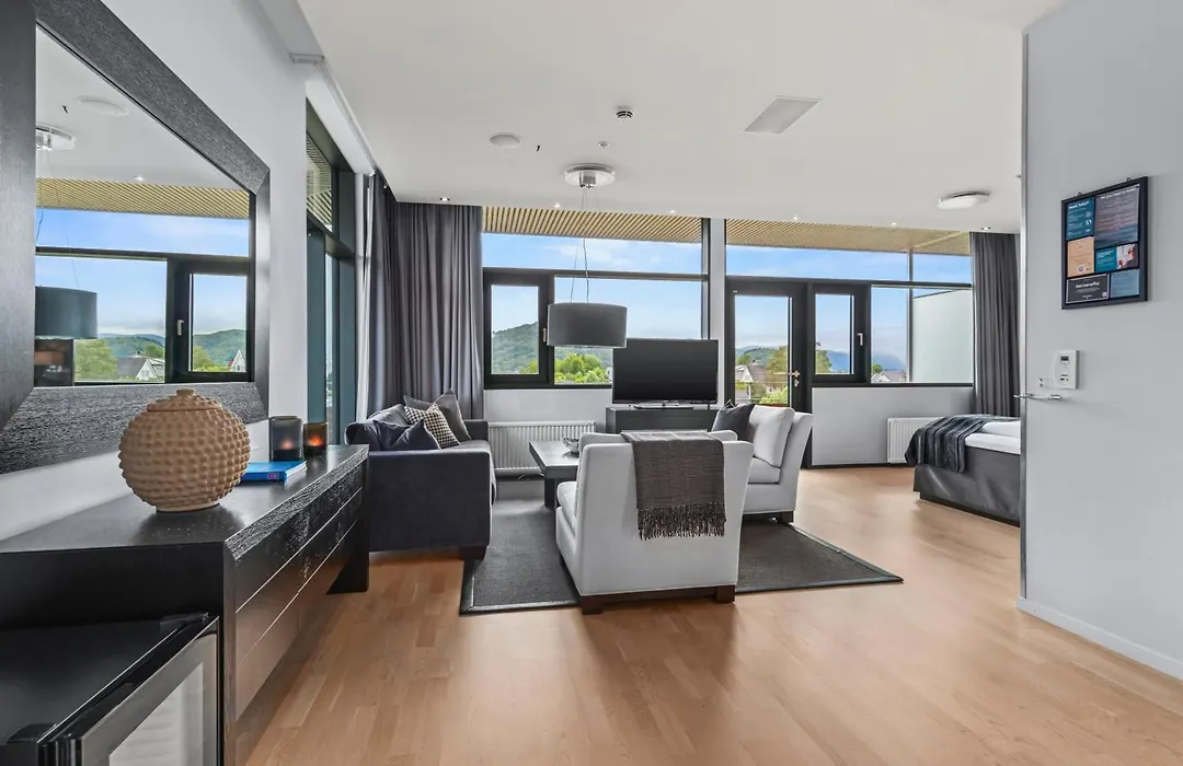 Quality Hotel Ulstein-1