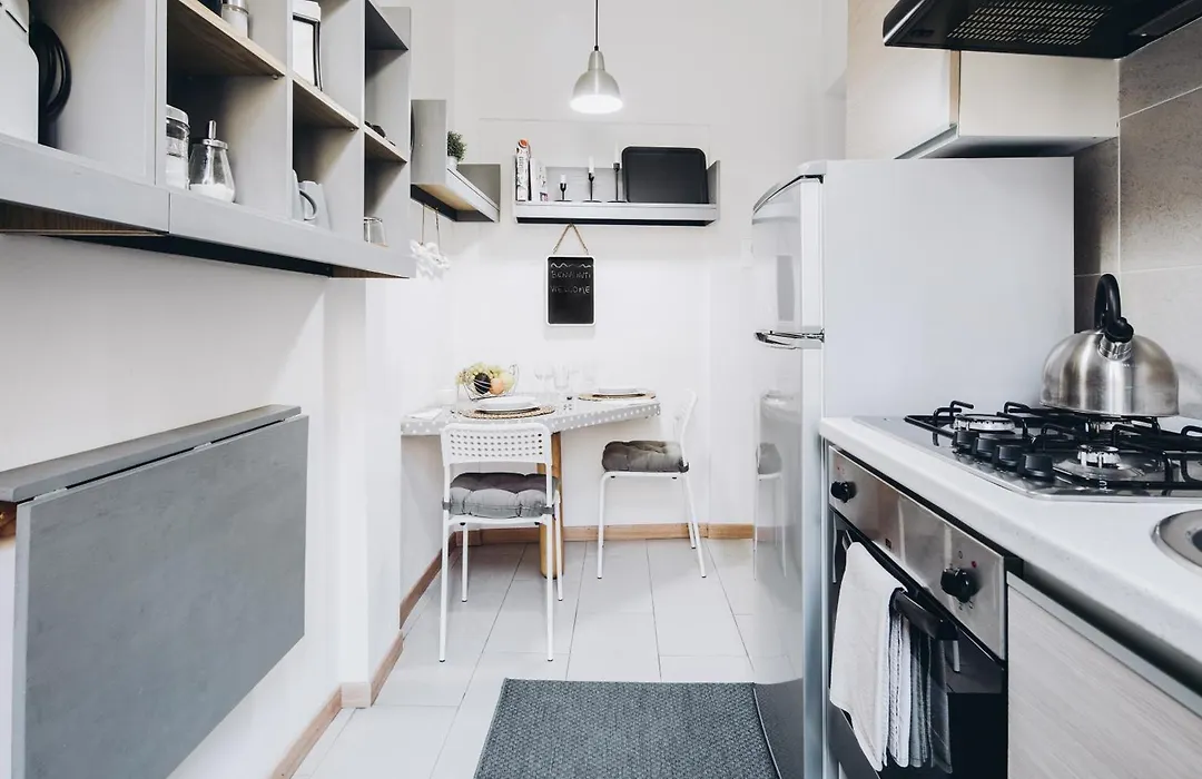 Piazza Aldrovandi - Quiet Balcony Apartment In The Historic Center-1