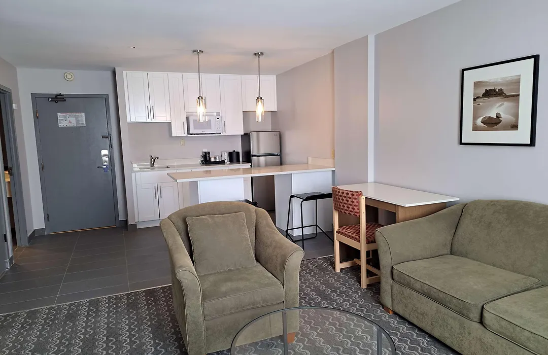 Best Western Plus Vancouver Airport Hotel-1