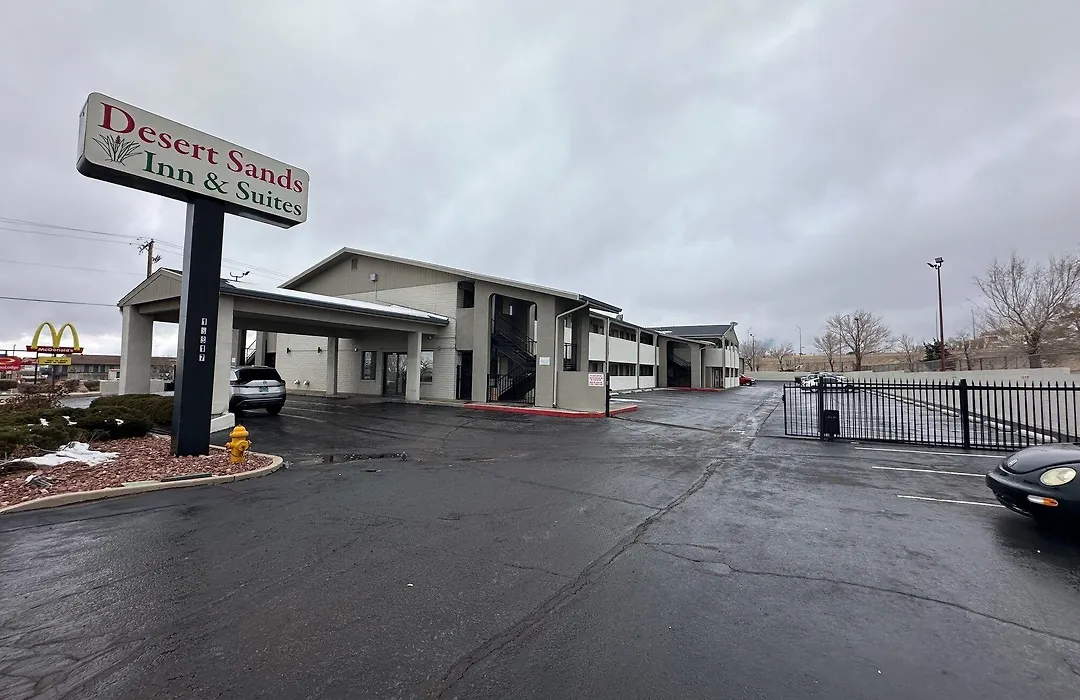 Desert Sands Inn & Suites-1