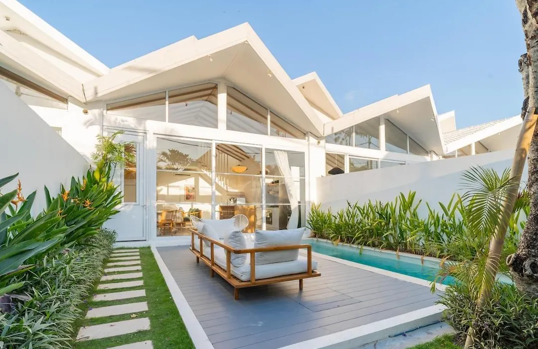 Sea Breeze Retreat Modern 3Br Villas In Canggu-1