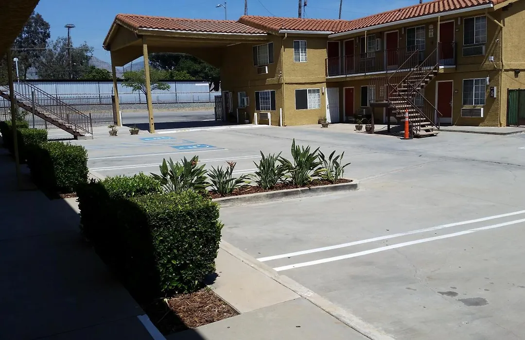 Economy Inn Motel-1