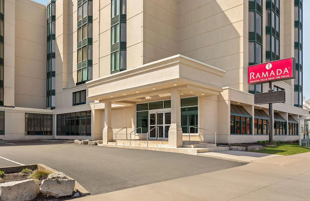 Ramada By Wyndham Niagara Falls Near The Falls-1