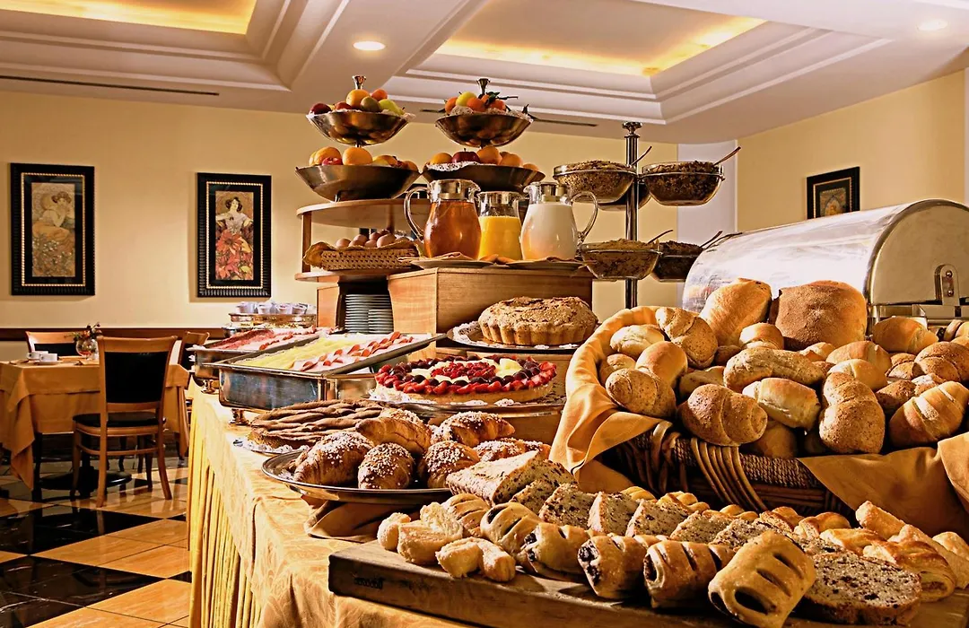 Ramada By Wyndham Naples-1