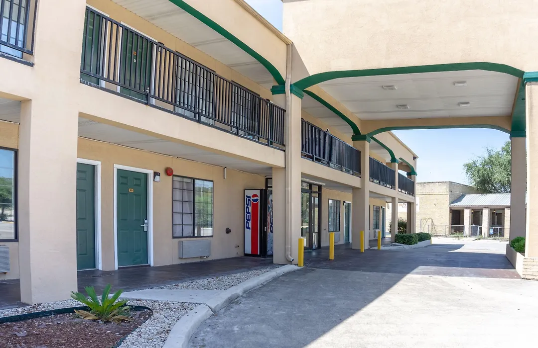 Oyo Inn & Suites Medical Center San Antonio-1