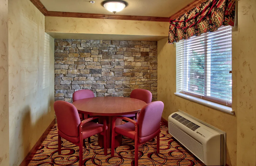 Mcm Elegante Suites (Adults Only)-1