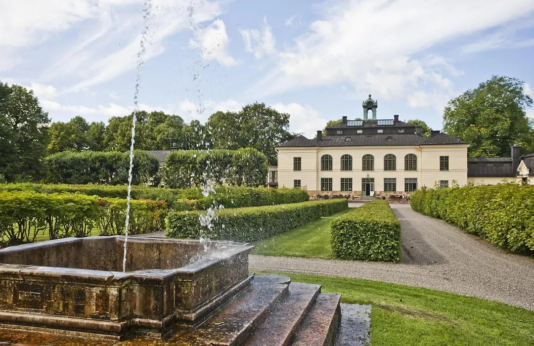 Naesby Slott-1
