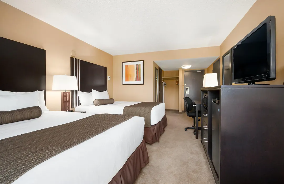 Days Inn By Wyndham Calgary Northwest-1