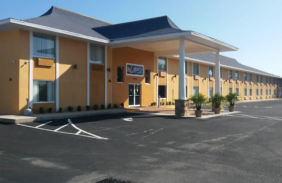 Quality Inn & Suites Heritage Park-1