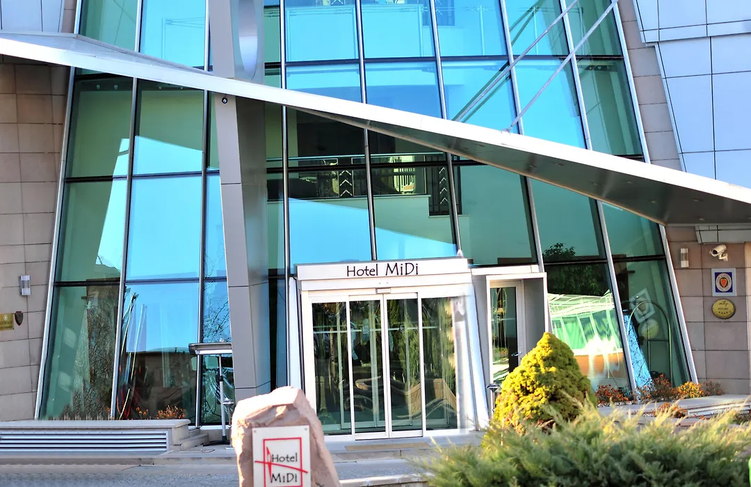 Hotel Midi-1