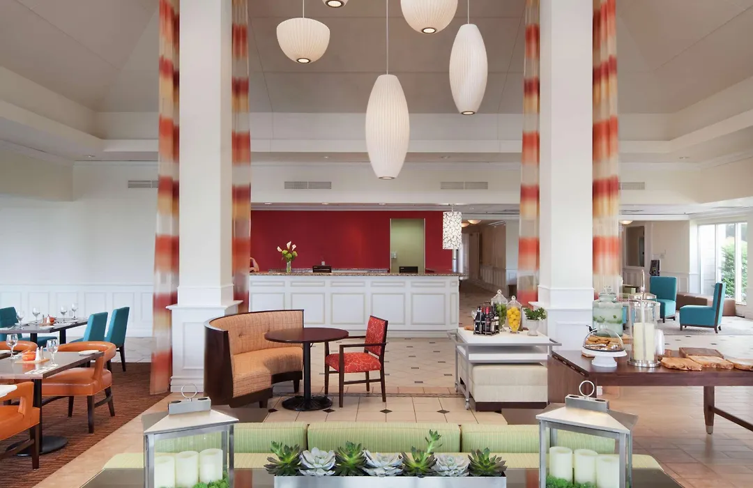 Hilton Garden Inn Montreal Airport-1