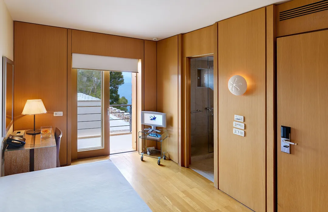 Amphitryon Hotel-1