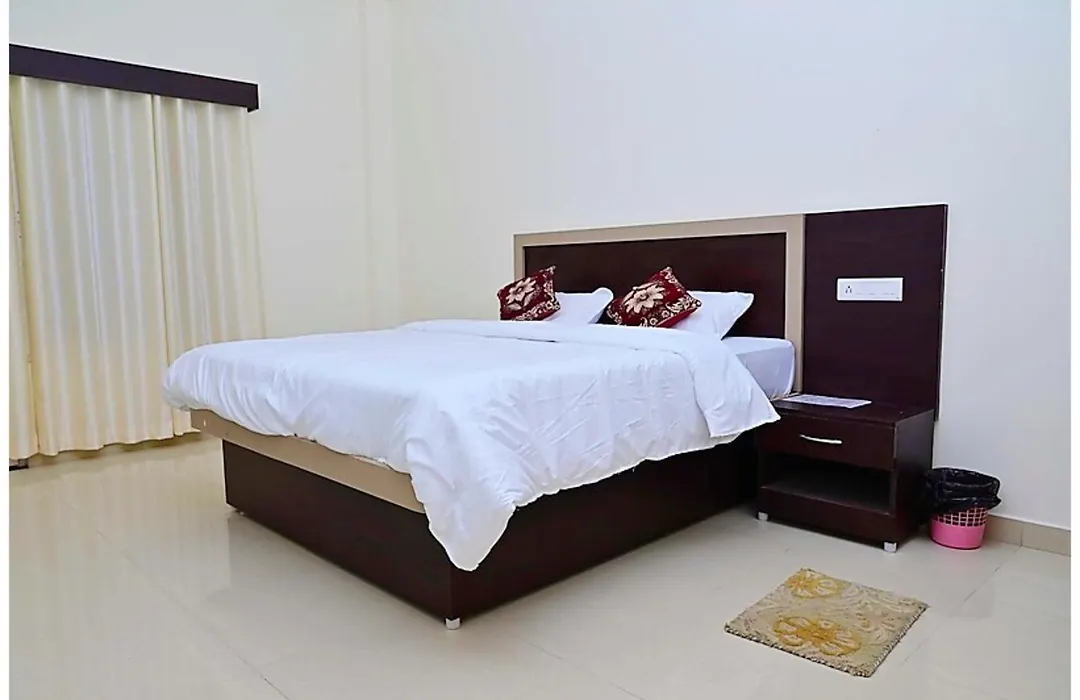 Vnx - Hotel Nath # Palace Near Kashi Vishwanath Temple - Free Public Parking And Wifi Facilities - Air Conditioning Room-1