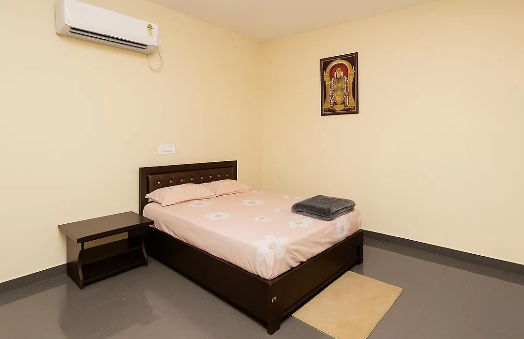 Suprabhatam Homestay - New Luxurious 2Bhk Ac Apartment With Kitchen And Car Parking In Tirupati Near Railway Station And Bus Stand-1