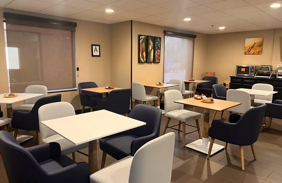 Comfort Suites Louisville Airport-1