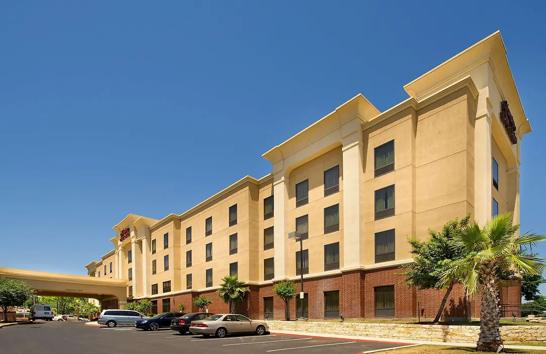 Hampton Inn And Suites San Antonio Airport-1