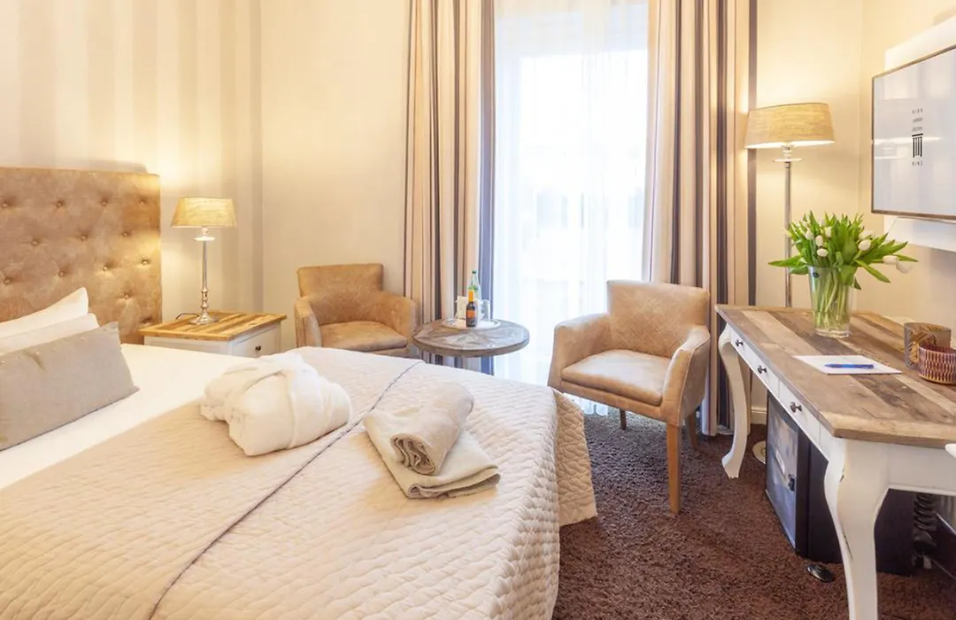 Hotel Vier Jahreszeiten Binz (Adults Only)-1