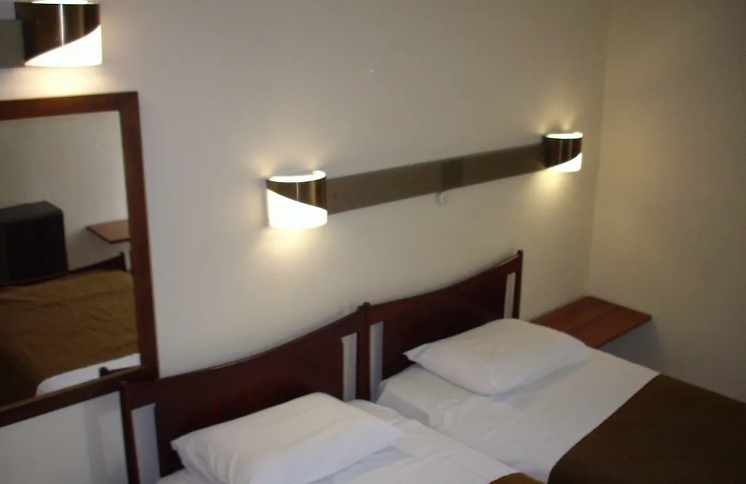 Claridge Hotel-1