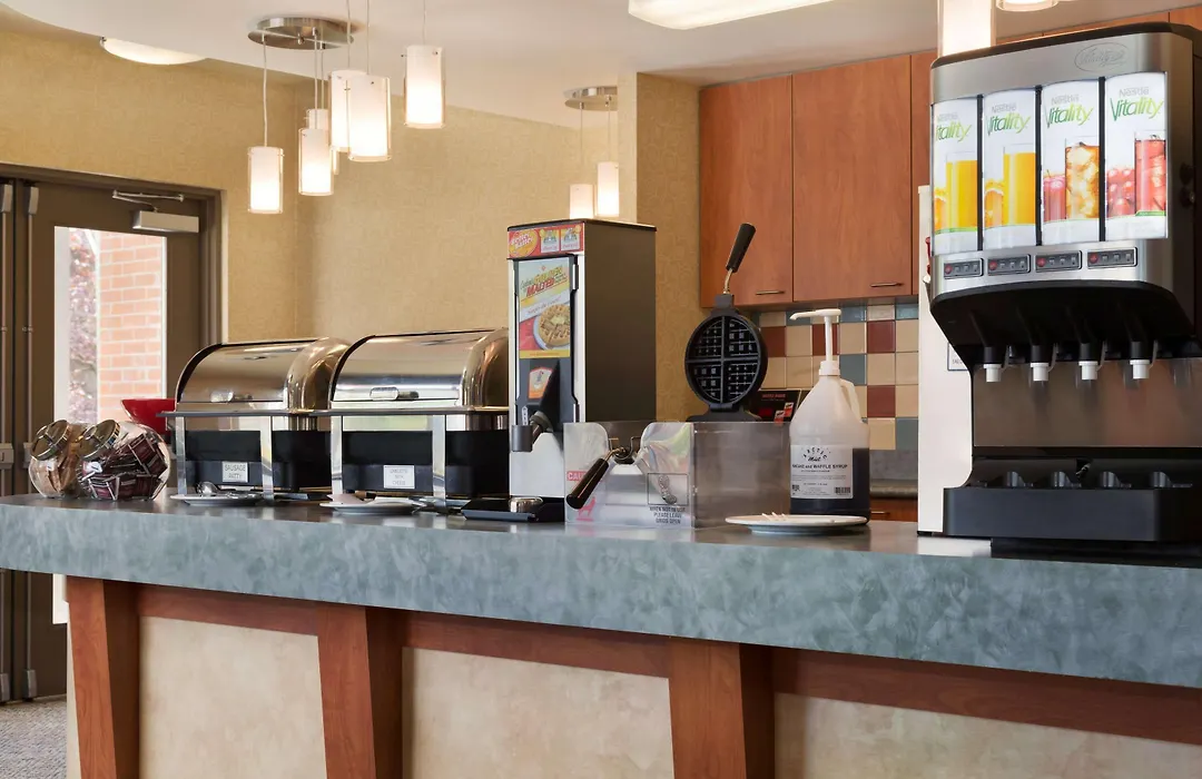Ramada By Wyndham Nanaimo-1