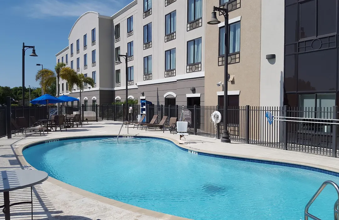 Holiday Inn Express Hotel & Suites Tampa-Usf-Busch Gardens By Ihg-1